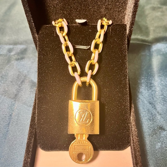 Beautiful Unique Louis Vuitton Brass Lock & Key Custom Made Necklace with box! - Picture 4 of 10